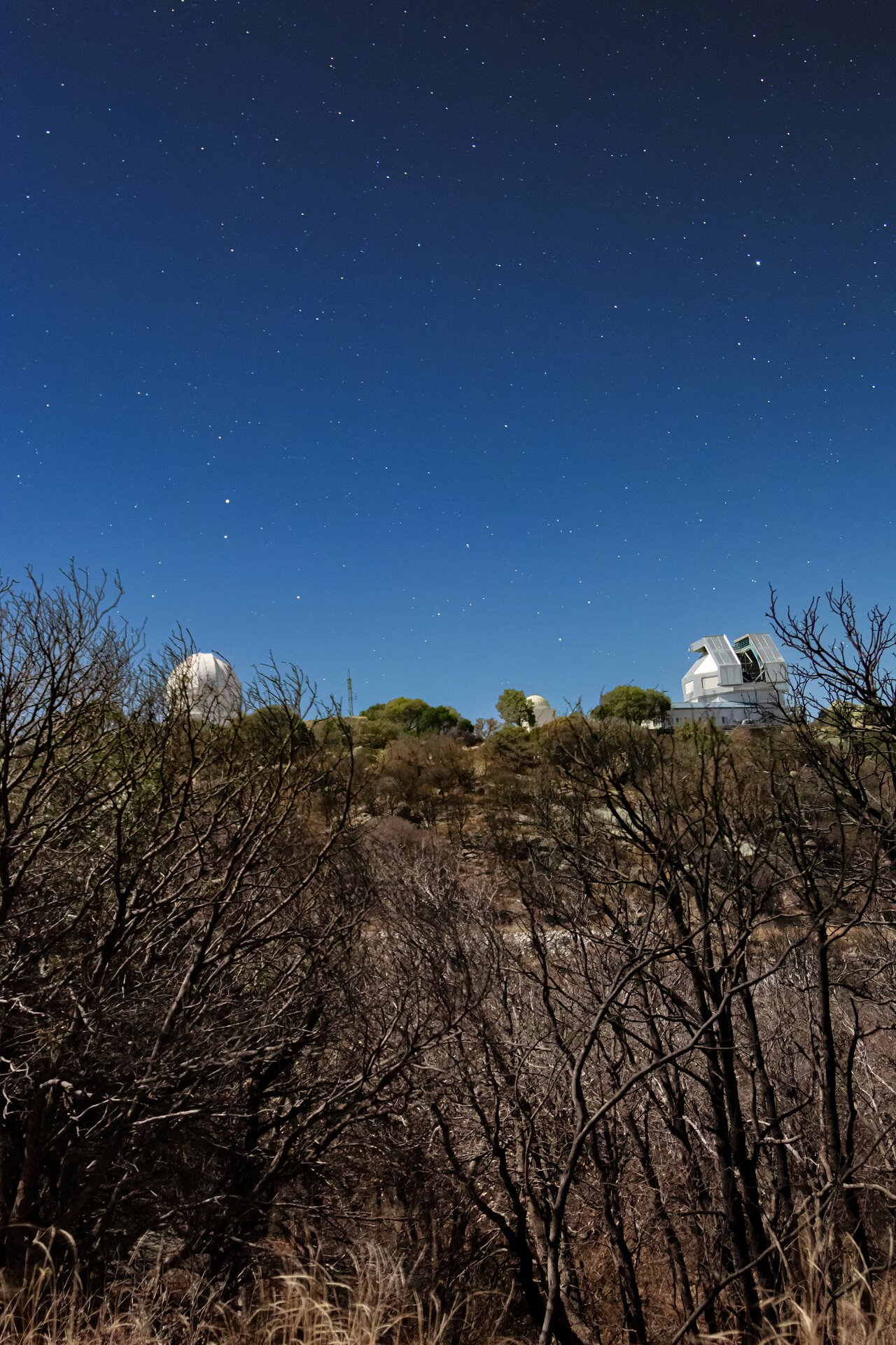 kitt-peak-at-night-noirlab