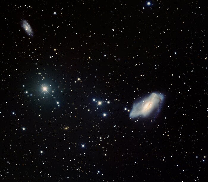 Galaxia  Espiral Peculiar Barrada NGC2146