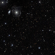 Visión más amplia de la galaxia elíptica NGC 474 del Dark Energy Survey