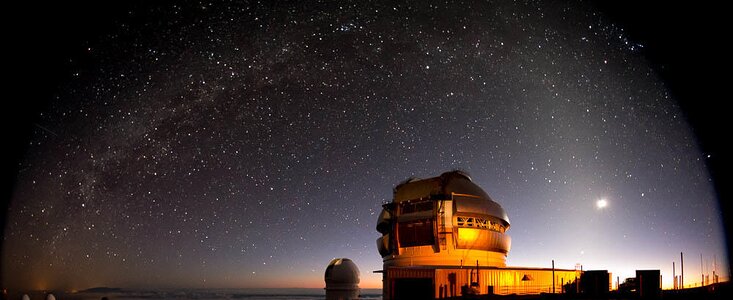 Gemini North under the Milky Way