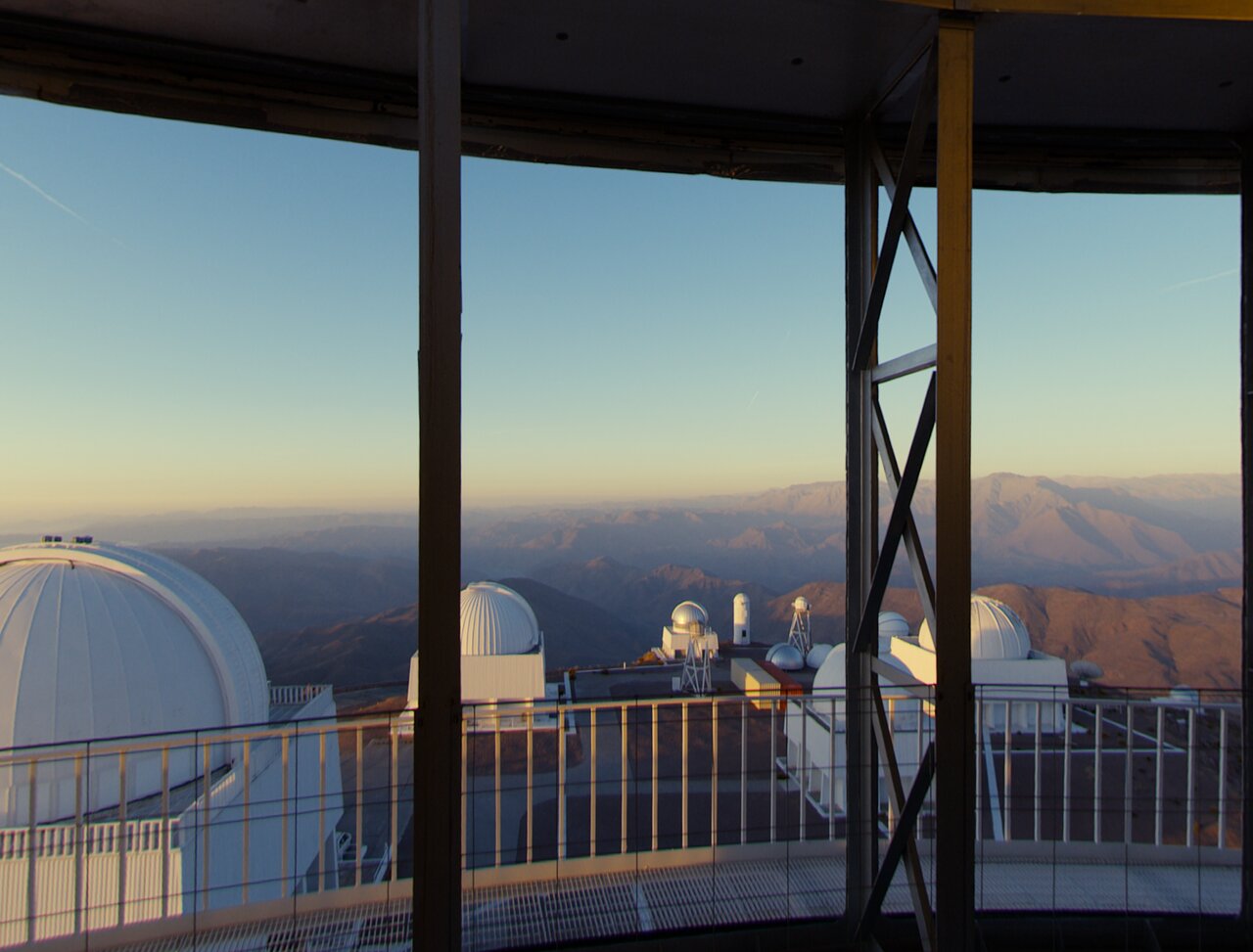 A still captured from the award-winning bilingual planetarium show Big Astronomy: People, Places, Discoveries showing Cerro Tololo Inter-American Observatory (CTIO), a Program of NSF’s NOIRLab.