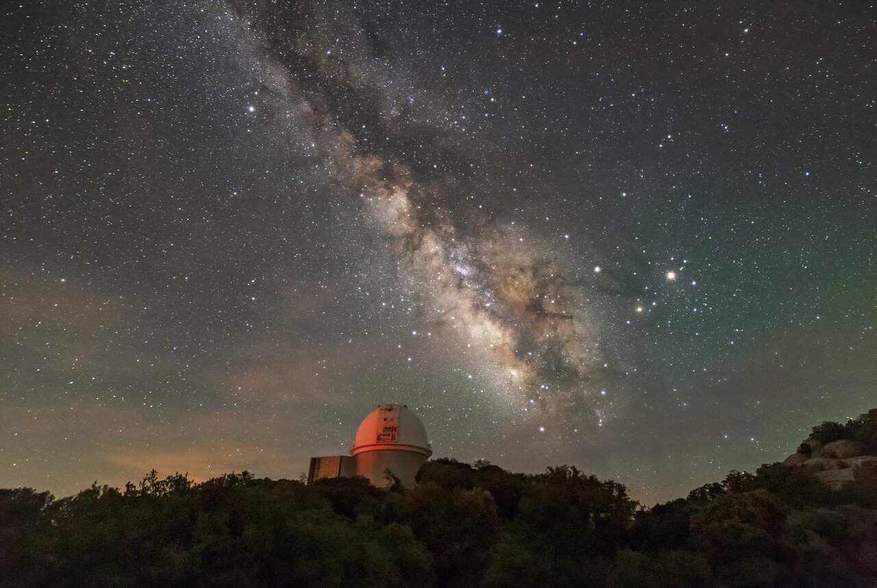 Photograph of KPNO 2.1-meter Telescope