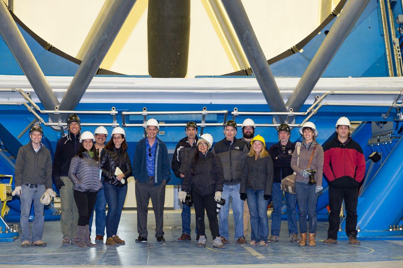 La Experiencia del Observatorio Kama'āina, presentada por los Observatorios de Maunakea y el Centro de Astronomía 'Imiloa, es un evento comunitario mensual gratuito, que ofrece visitas a los observatorios de Maunakea con el objetivo de inspirar la pasión por la astronomía y la apreciación del futuro cultural y medioambiental de Maunakea entre los residentes de Hawai‘i.