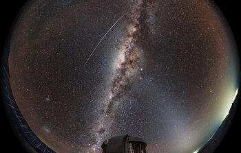 Un cielo nocturno estrellado sobre Géminis Sur