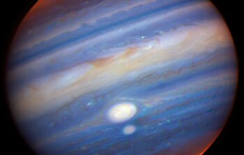 Gemini Captures Close Encounter of Jupiter's Red Spots