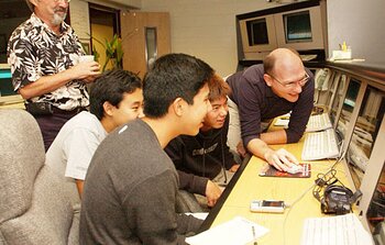 Hilo High students observe at Gemini