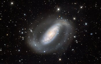 Las numerosas capas de NGC 1808