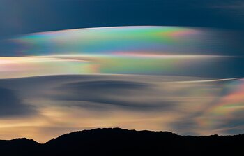 Nubes coloridas sobre Cerro Pachón