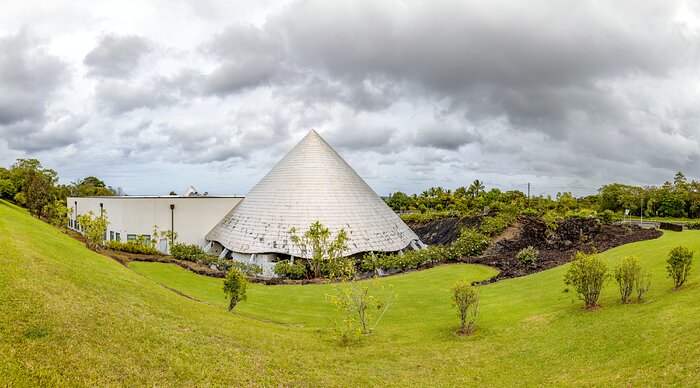 'Imiloa grounds