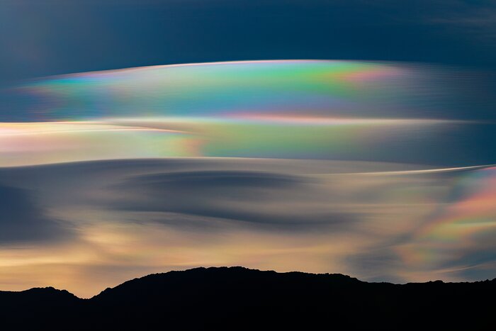 Nubes coloridas sobre Cerro Pachón