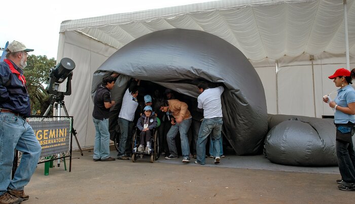 Special Session inside the NOIRLab Portable Planetarium