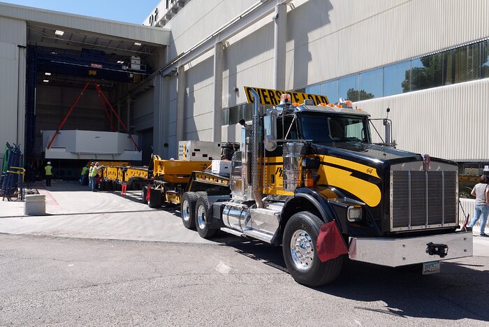 M1M3 Lifted onto Transport Vehicle