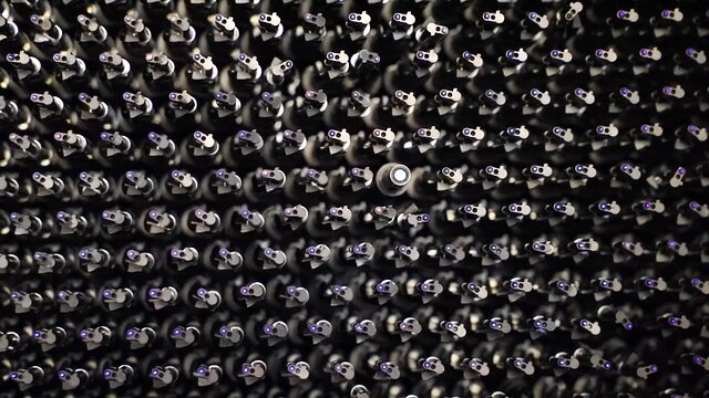 Un pequeño parche de los 5.000 ojos de fibra óptica de DESI en funcionamiento